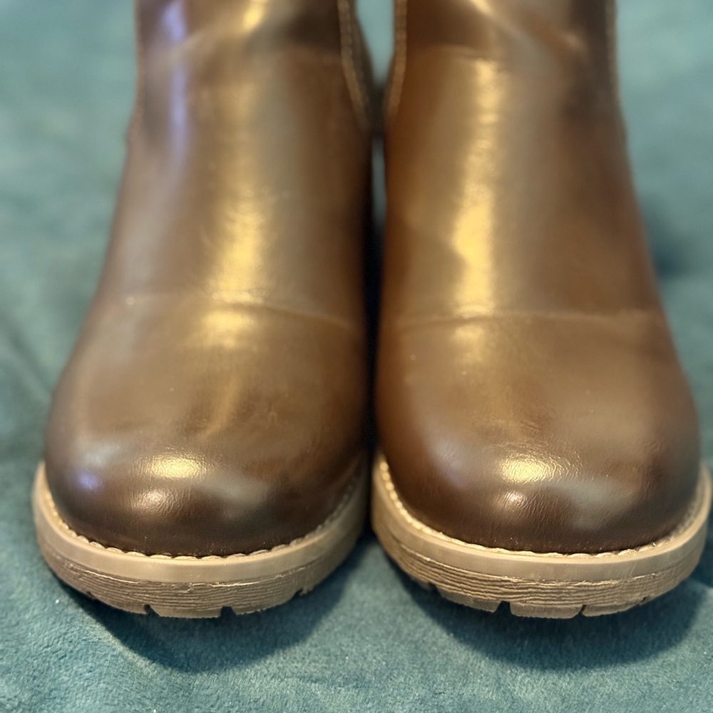 Eastland Dark Brown Chelsea Ankle Booties 7.5 - Picture 5 of 6